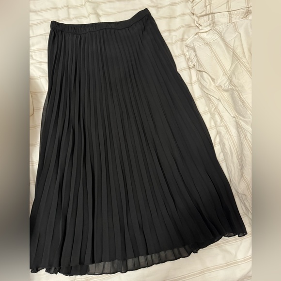 H&M Skirts Hm Midi Pleated Skirt Poshmark